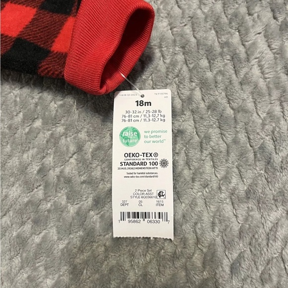 Carters Christmas Set 2 Pieces Fleece Footie Pyjamas Size 18 Months - Picture 4 of 7